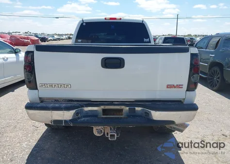 2004 GMC Sierra 2500Hd Sle z USA, uszkodzony, nr VIN 1GTHC23264F212696